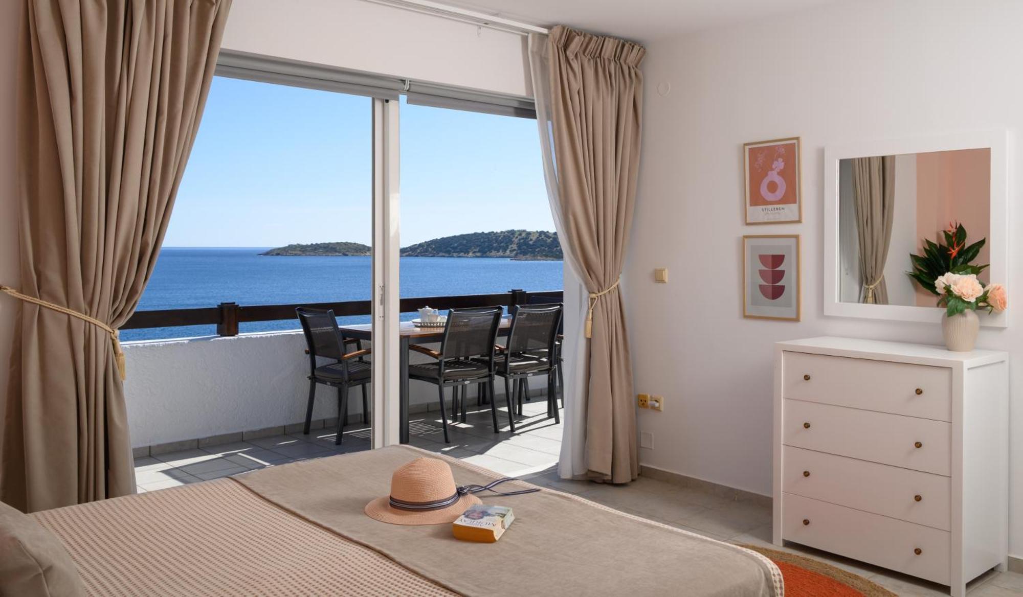 Horizon Central Apartment Amazing View อายิโอสนิโกลาโอส ภายนอก รูปภาพ