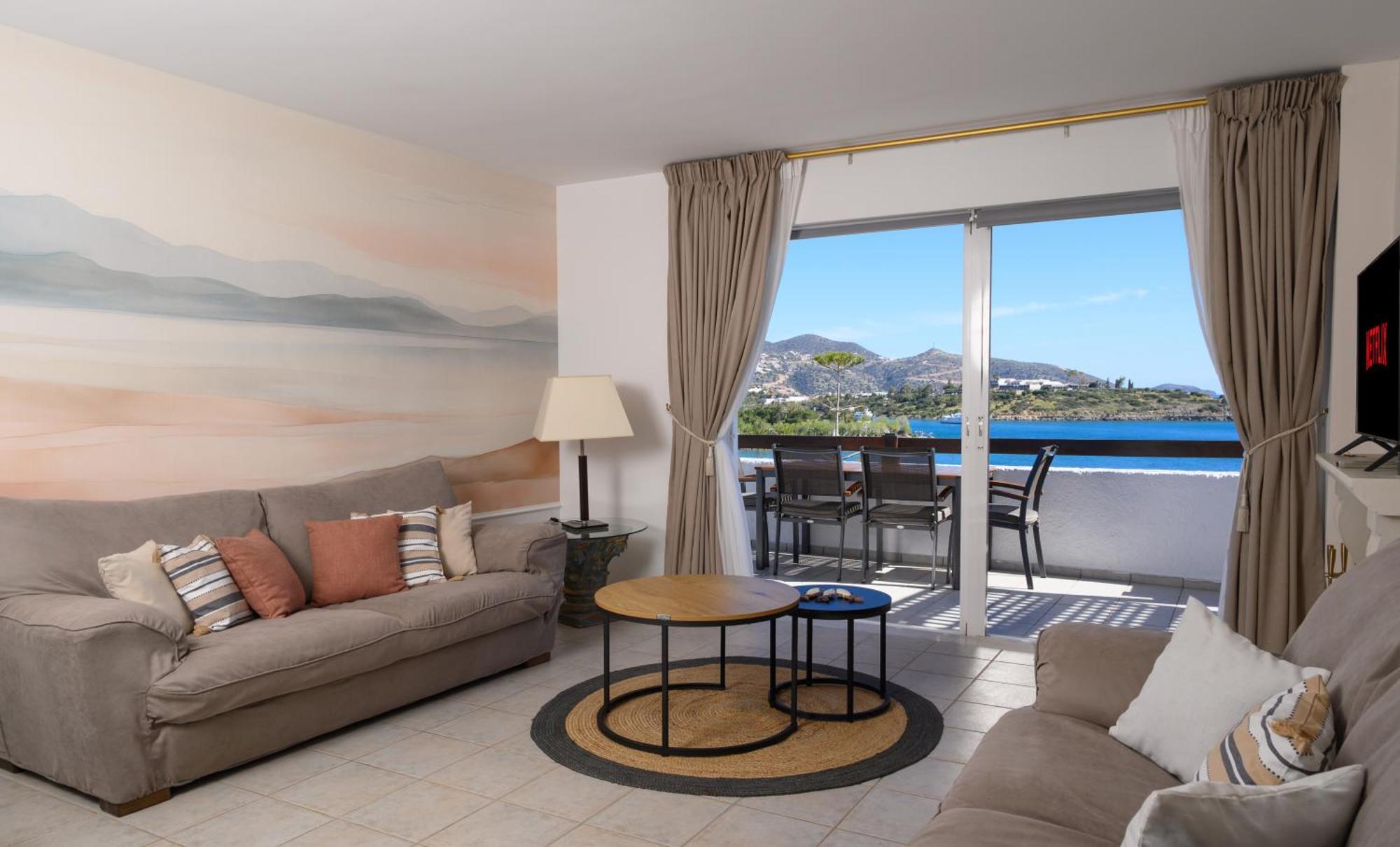 Horizon Central Apartment Amazing View อายิโอสนิโกลาโอส ภายนอก รูปภาพ