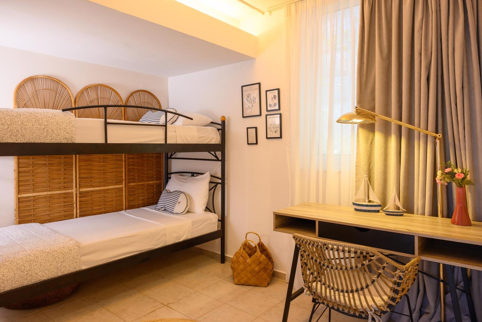 Horizon Central Apartment Amazing View อายิโอสนิโกลาโอส ภายนอก รูปภาพ